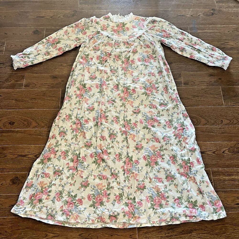 Lanz of Salzburg Floral Flannel Nightgown Medium Rose Garden Grandmacore Cottage